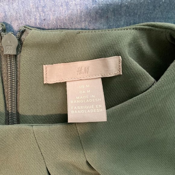 SOLD - H&M women's business casual dress with belt - size medium - Picture 2 of 2